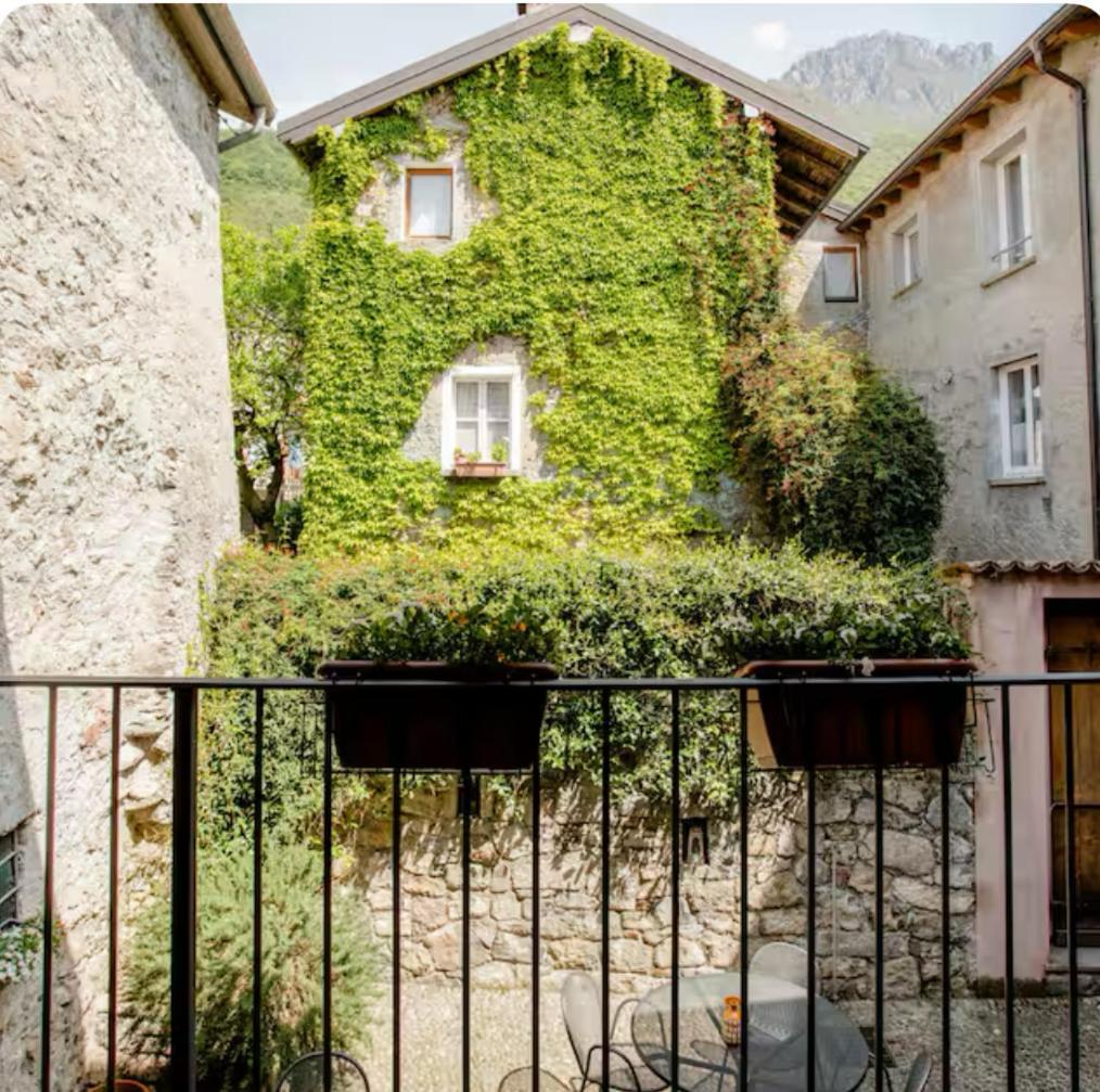 Alla Torre Del Barbarossa B&B Foresteria Mandello del Lario Exterior photo